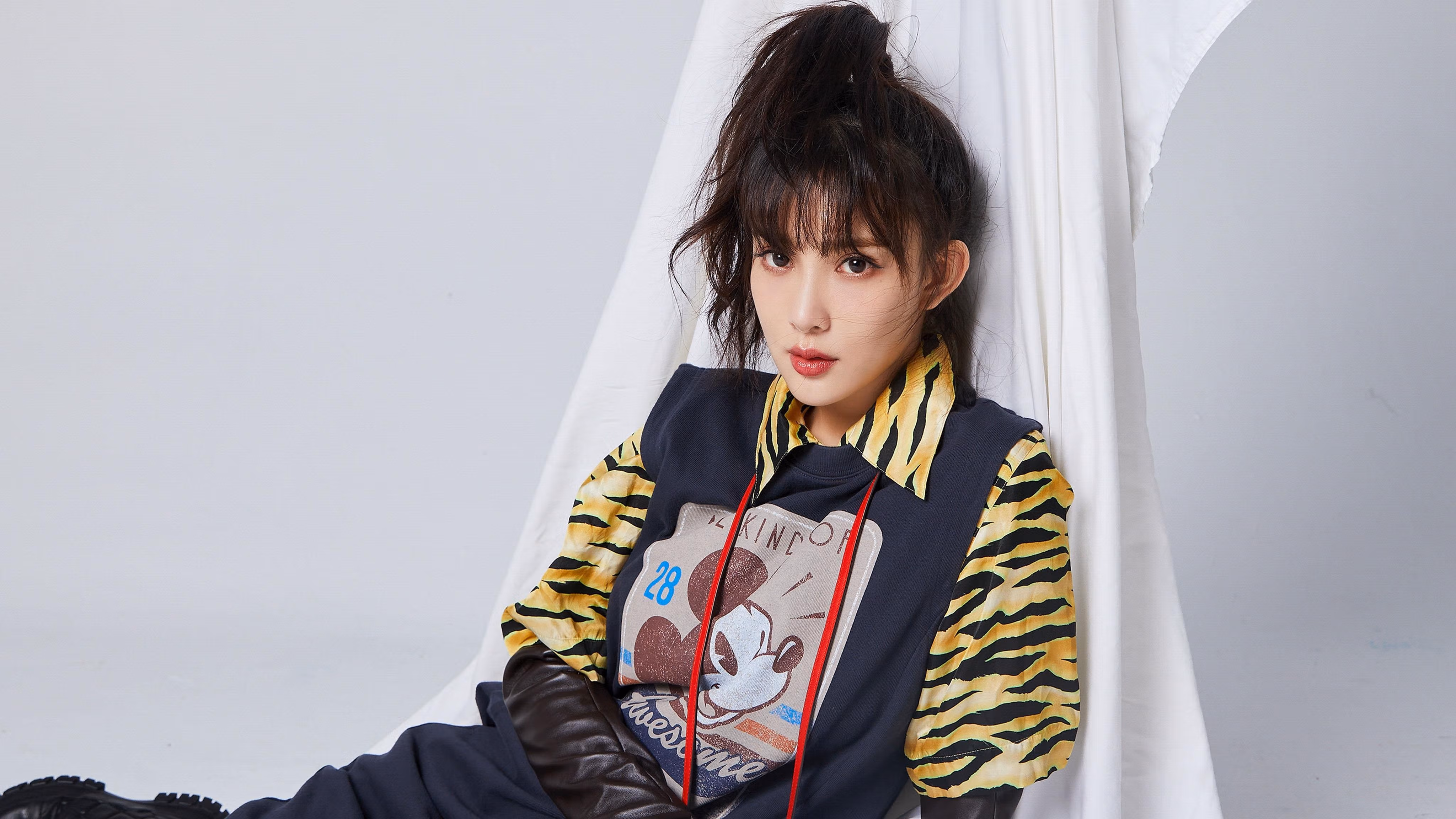 “球迷见证：最火爆的现场应援瞬间”，篮球比赛应援