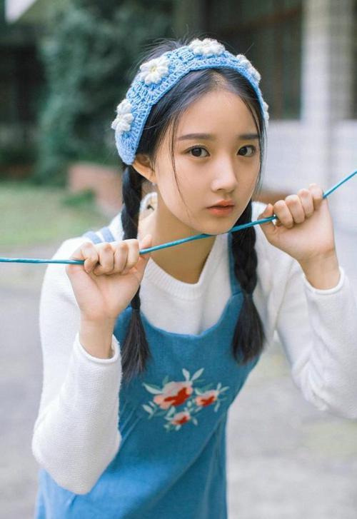 九游电脑版-女足比赛中，中国队员朱某表现出色，足球运动员女中国