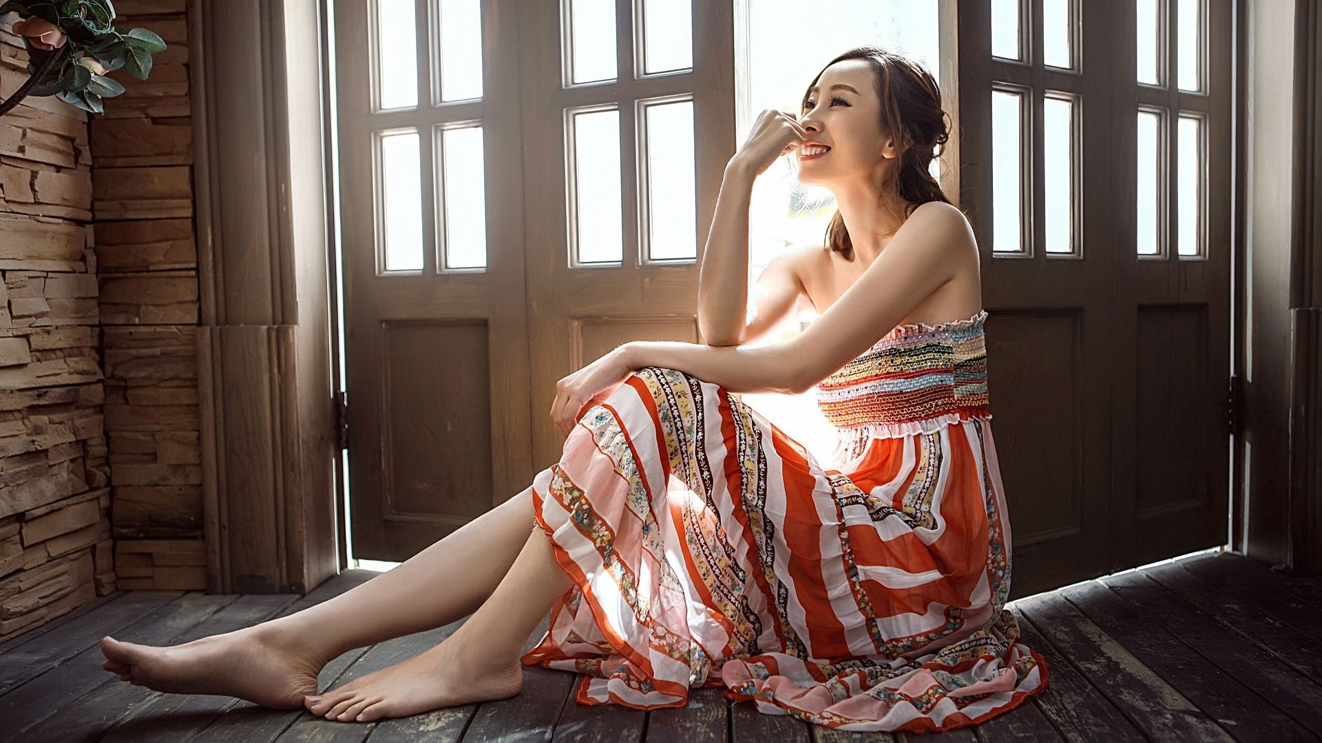 足球赛场比赛策略调整频繁，足球比赛对场地有什么规定